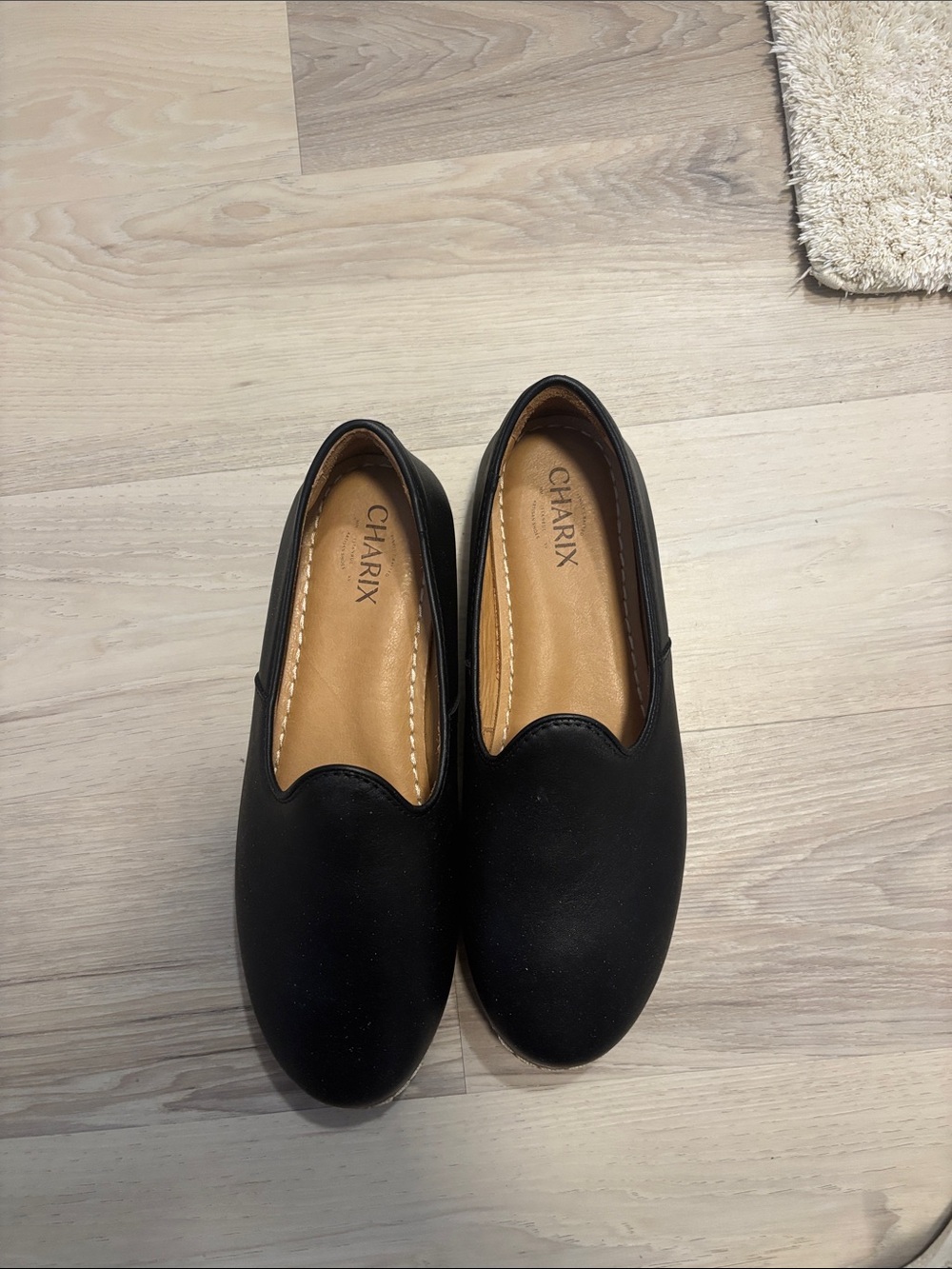 Women’s size 11 (43) black Charix loafers